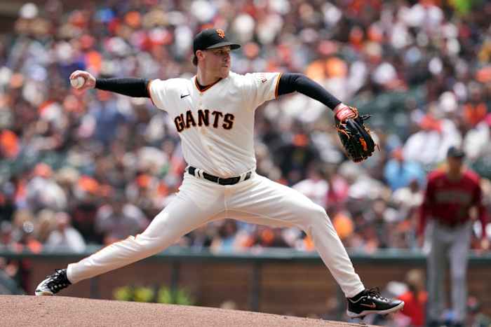 SF Giants starting pitcher Anthony DeSclafani throws a pitch against the Arizona Diamondbacks during the first inning at Oracle Park on June 25, 2023.